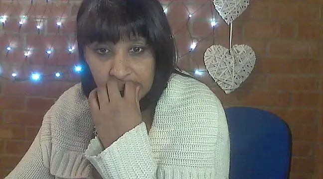 Snapshot of Lilybanx chatting on 02/17/25, 05:32 Lilybanx online show from 02/17/25, 05:32