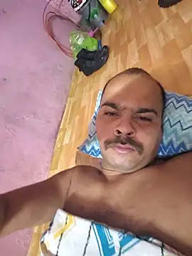 Snapshot of Vickyrajput009 chatting on 11/19/25, 02:33 Vickyrajput009 online show from 11/19/25, 02:33