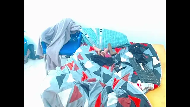 keyklin1 online show from 12/02/25, 12:54