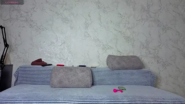 Snapshot of sweeetgirls2021 chatting on 10/04/25, 03:04 sweeetgirls2021 online show from 10/04/25, 03:04