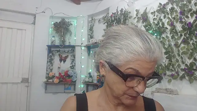 FunnyGrandma online show from 12/24/24, 01:49