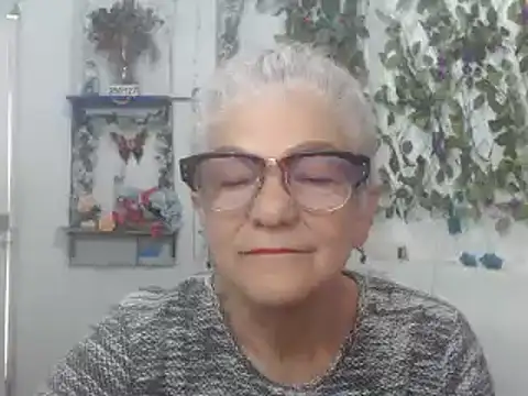 FunnyGrandma online show from 02/03/25, 06:39