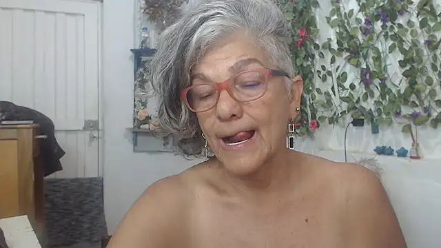 FunnyGrandma online show from 02/12/25, 04:44
