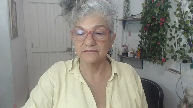 FunnyGrandma online show from 03/10/25, 06:34