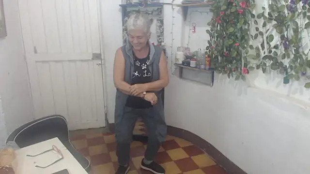 FunnyGrandma online show from 03/14/25, 11:53