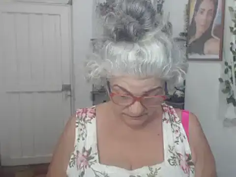 FunnyGrandma online show from 09/12/25, 12:33