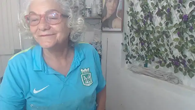 FunnyGrandma online show from 11/14/25, 06:39