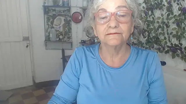 Snapshot of FunnyGrandma chatting on 02/21/26, 11:50 FunnyGrandma online show from 02/21/26, 11:50