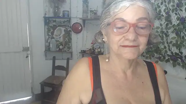 Snapshot of FunnyGrandma chatting on 02/22/26, 03:21 FunnyGrandma online show from 02/22/26, 03:21