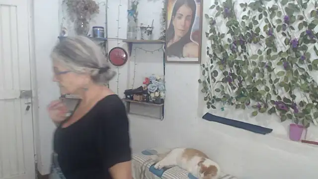 Snapshot of FunnyGrandma chatting on 03/07/26, 12:18 FunnyGrandma online show from 03/07/26, 12:18