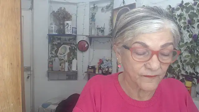 Snapshot of FunnyGrandma chatting on 04/28/26, 03:11 FunnyGrandma online show from 04/28/26, 03:11