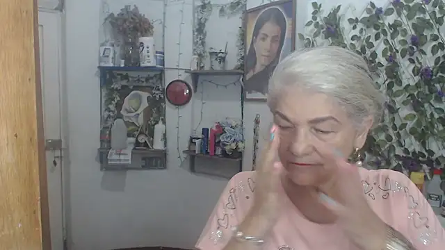 Snapshot of FunnyGrandma chatting on 05/06/26, 01:57 FunnyGrandma online show from 05/06/26, 01:57