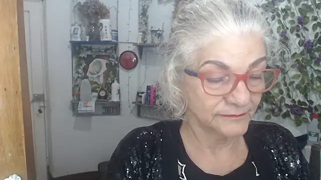 Snapshot of FunnyGrandma chatting on 05/09/26, 03:34 FunnyGrandma online show from 05/09/26, 03:34
