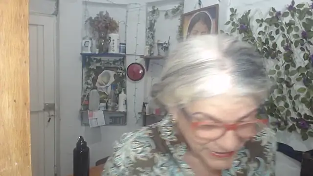 Snapshot of FunnyGrandma chatting on 05/17/26, 12:19 FunnyGrandma online show from 05/17/26, 12:19
