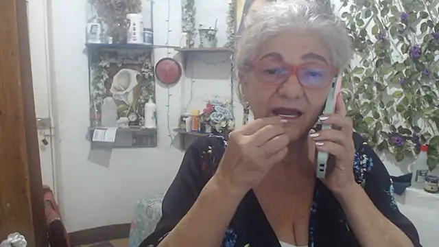 Snapshot of FunnyGrandma chatting on 05/25/26, 12:16 FunnyGrandma online show from 05/25/26, 12:16