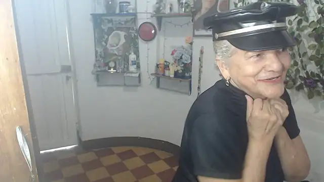 Snapshot of FunnyGrandma chatting on 06/06/26, 07:40 FunnyGrandma online show from 06/06/26, 07:40