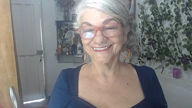 Snapshot of FunnyGrandma chatting on 06/22/26, 05:32 FunnyGrandma online show from 06/22/26, 05:32