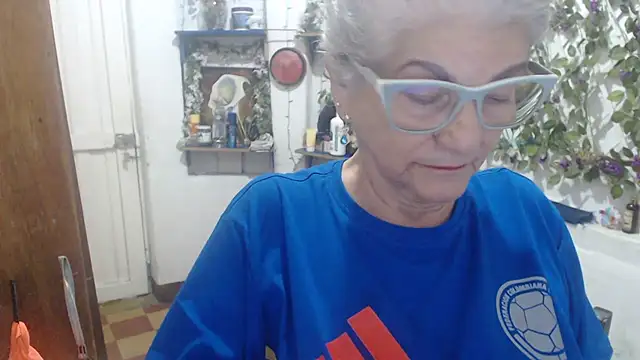 Snapshot of FunnyGrandma chatting on 07/04/26, 01:12 FunnyGrandma online show from 07/04/26, 01:12