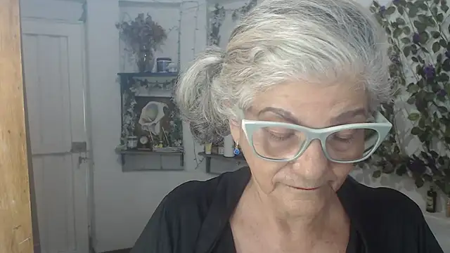 Snapshot of FunnyGrandma chatting on 07/14/26, 10:48 FunnyGrandma online show from 07/14/26, 10:48