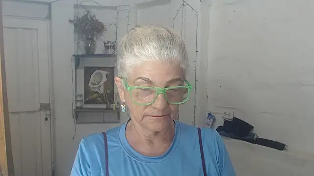 Snapshot of FunnyGrandma chatting on 07/31/26, 03:17 FunnyGrandma online show from 07/31/26, 03:17