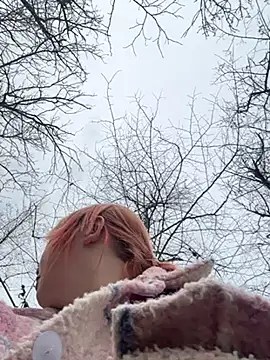 Model9798 online show from 02/02/25, 11:30