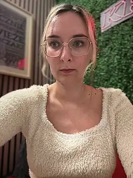 The Snowwhitee online show from 02/09/25, 06:47