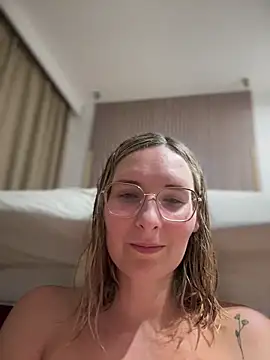 The Snowwhitee online show from 02/11/25, 06:44