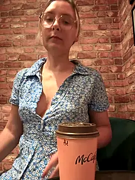 The Snowwhitee online show from 09/20/25, 09:05