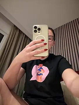 The Snowwhitee online show from 10/12/25, 06:18