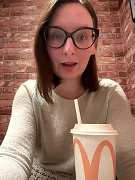 The Snowwhitee online show from 12/16/25, 08:47