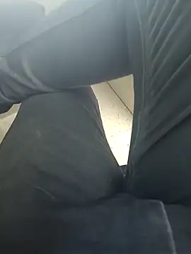 Snapshot of coolrocky346 chatting on 02/13/25, 08:38 coolrocky346 online show from 02/13/25, 08:38