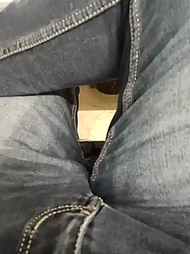 Snapshot of coolrocky346 chatting on 02/14/25, 11:53 coolrocky346 online show from 02/14/25, 11:53