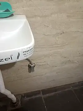 Snapshot of coolrocky346 chatting on 02/19/25, 01:51 coolrocky346 online show from 02/19/25, 01:51