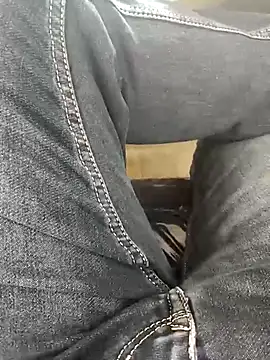 Snapshot of coolrocky346 chatting on 02/21/25, 10:17 coolrocky346 online show from 02/21/25, 10:17