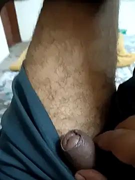 Snapshot of coolrocky346 chatting on 03/21/25, 01:45 coolrocky346 online show from 03/21/25, 01:45