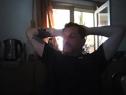 Snapshot of Reload_033 chatting on 04/20/26, 06:31 Reload 033 online show from 04/20/26, 06:31
