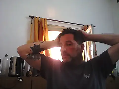 Snapshot of Reload_033 chatting on 04/24/26, 02:41 Reload 033 online show from 04/24/26, 02:41