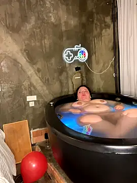 valentinny online show from 11/08/25, 02:45