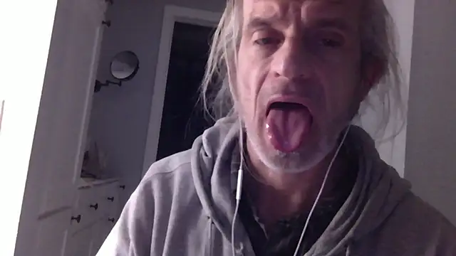 Snapshot of readyforfunxxx chatting on 12/21/24, 02:37 readyforfunxxx online show from 12/21/24, 02:37