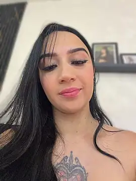 EmmyEvans1 online show from 05/13/26, 07:00