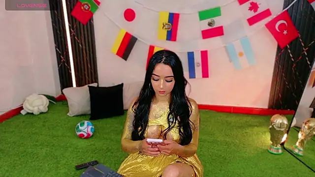 EmmyEvans1 online show from 06/10/26, 07:24