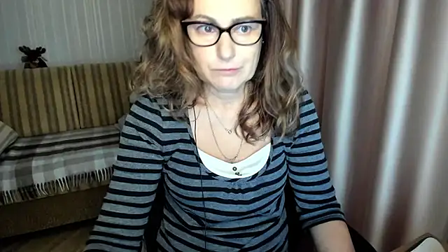 lauraoven online show from 12/01/25, 08:41