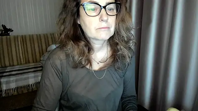 lauraoven online show from 12/17/25, 07:25