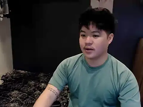 Snapshot of ASIANken911 chatting on 10/22/25, 06:29 ASIANken911 online show from 10/22/25, 06:29