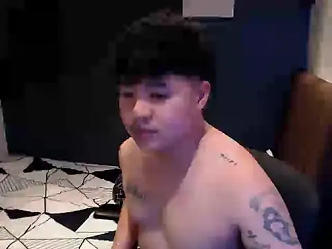 Snapshot of ASIANken911 chatting on 10/24/25, 04:47 ASIANken911 online show from 10/24/25, 04:47