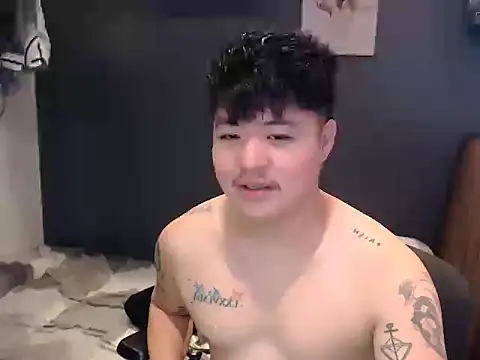 Snapshot of ASIANken911 chatting on 12/04/25, 11:24 ASIANken911 online show from 12/04/25, 11:24