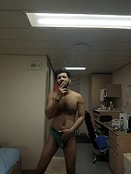 Snapshot of harddick0404 chatting on 10/28/25, 09:17 harddick0404 online show from 10/28/25, 09:17