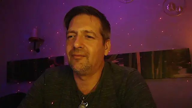 Snapshot of matrikes1 chatting on 12/23/24, 08:47 matrikes1 online show from 12/23/24, 08:47