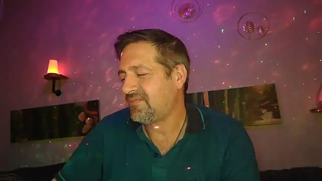 Snapshot of matrikes1 chatting on 12/31/24, 07:07 matrikes1 online show from 12/31/24, 07:07