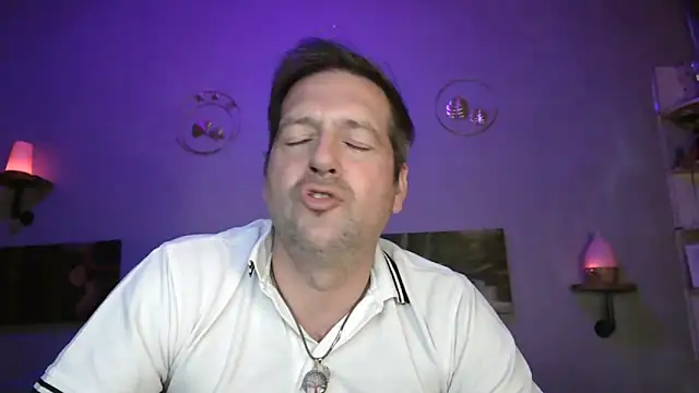 Snapshot of matrikes1 chatting on 01/16/25, 06:48 matrikes1 online show from 01/16/25, 06:48